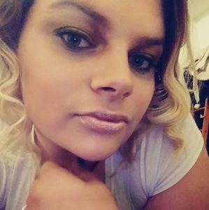 Meet your Posher, Aaisha